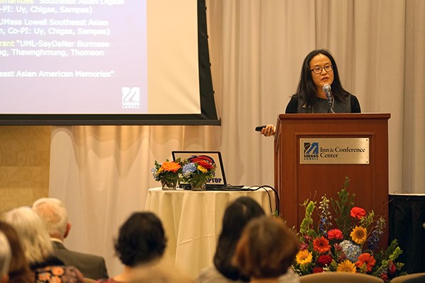 English Prof. Sue Kim delivers a keynote talk at the symposium