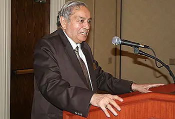 Prof. Kanti Prasad thanks friends and supporters of the Distributed Semiconductor Instructional Processing Laboratory (DSIPL) during its Silver Jubilee celebration.
