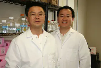 Asst. Prof. Seongkyu Yoon, right,&nbsp;with Asst. Prof. Jin Xu at the Massachusetts BioManufacturing Center at UMass Lowell.