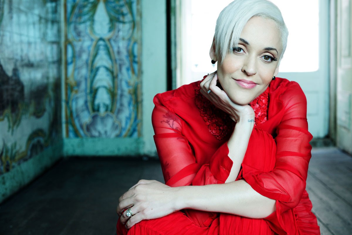 In less than twelve years, Mariza has risen from a well hidden local phenomenon, known only to a small circle of admirers in Lisbon, to one of the most widely acclaimed stars of the World Music circuit.
