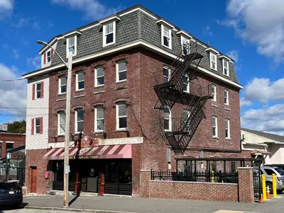 Building at 512 Central Street in Lowell, Massachusetts.