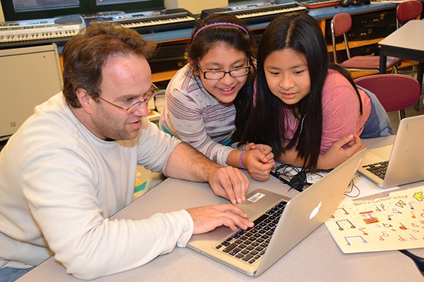 Local iddle-schoolers are learnig to teach computers to 'sing.'
