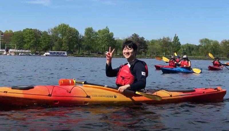 Jeongjae Han kayaking