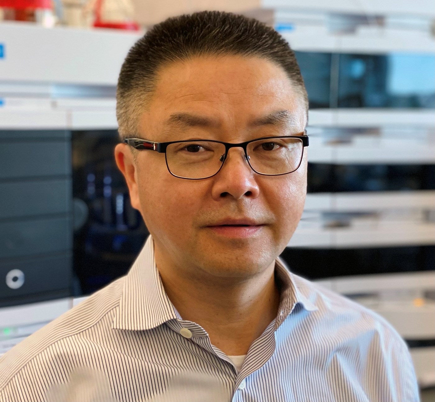 Jin Xu is a Professor in the Chemistry Department at UMass Lowell.