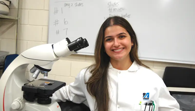 Maria Rojas in a lab.