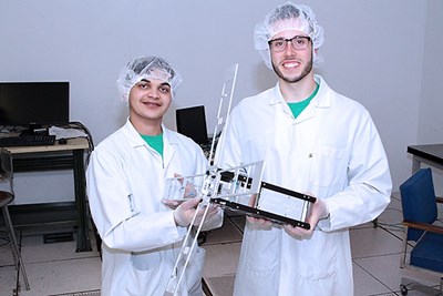 Student researchers with SPACE HAUC