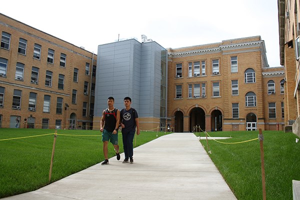 Students walk through the North Campus quad