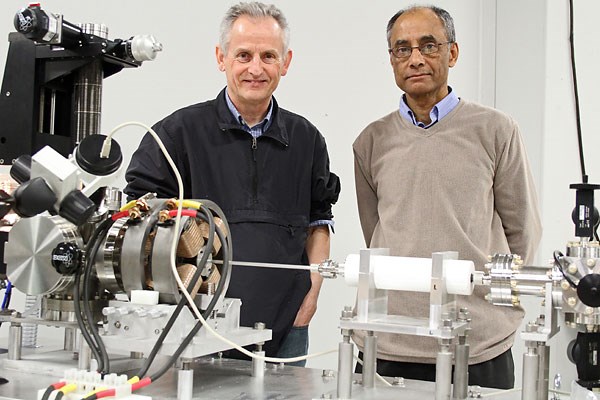 Partha Chowdhury and Kim Lister in the lab