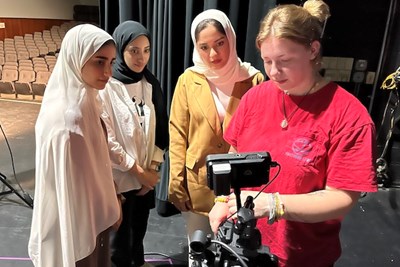 College students from the United Arab Emirates Study Digital Media Expertise at UML