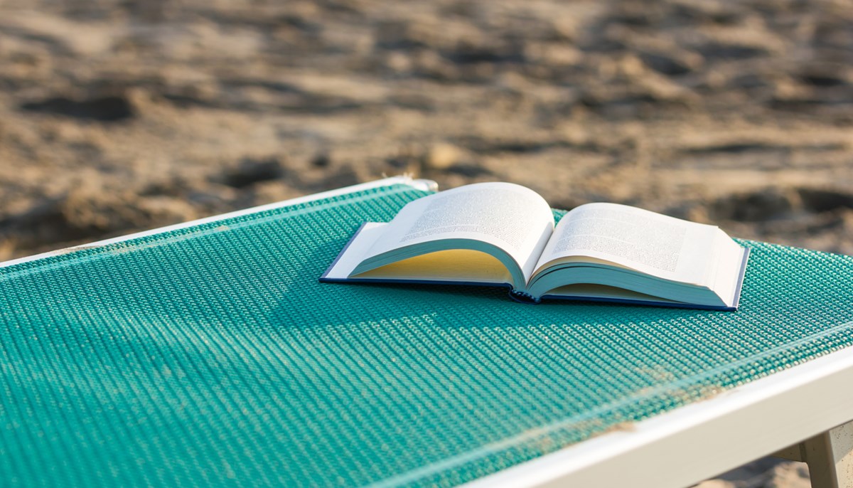 Summer-Reading-Book-Beach-Chair-1400