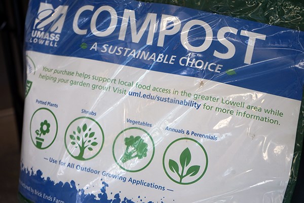 The label on the bag of the UML compost
