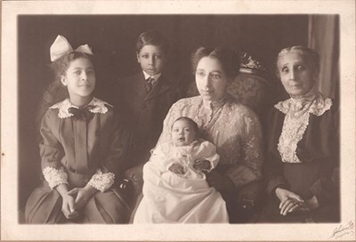 Family of Charles Yancy -- not pictured -- and Helen Yancy in 1917