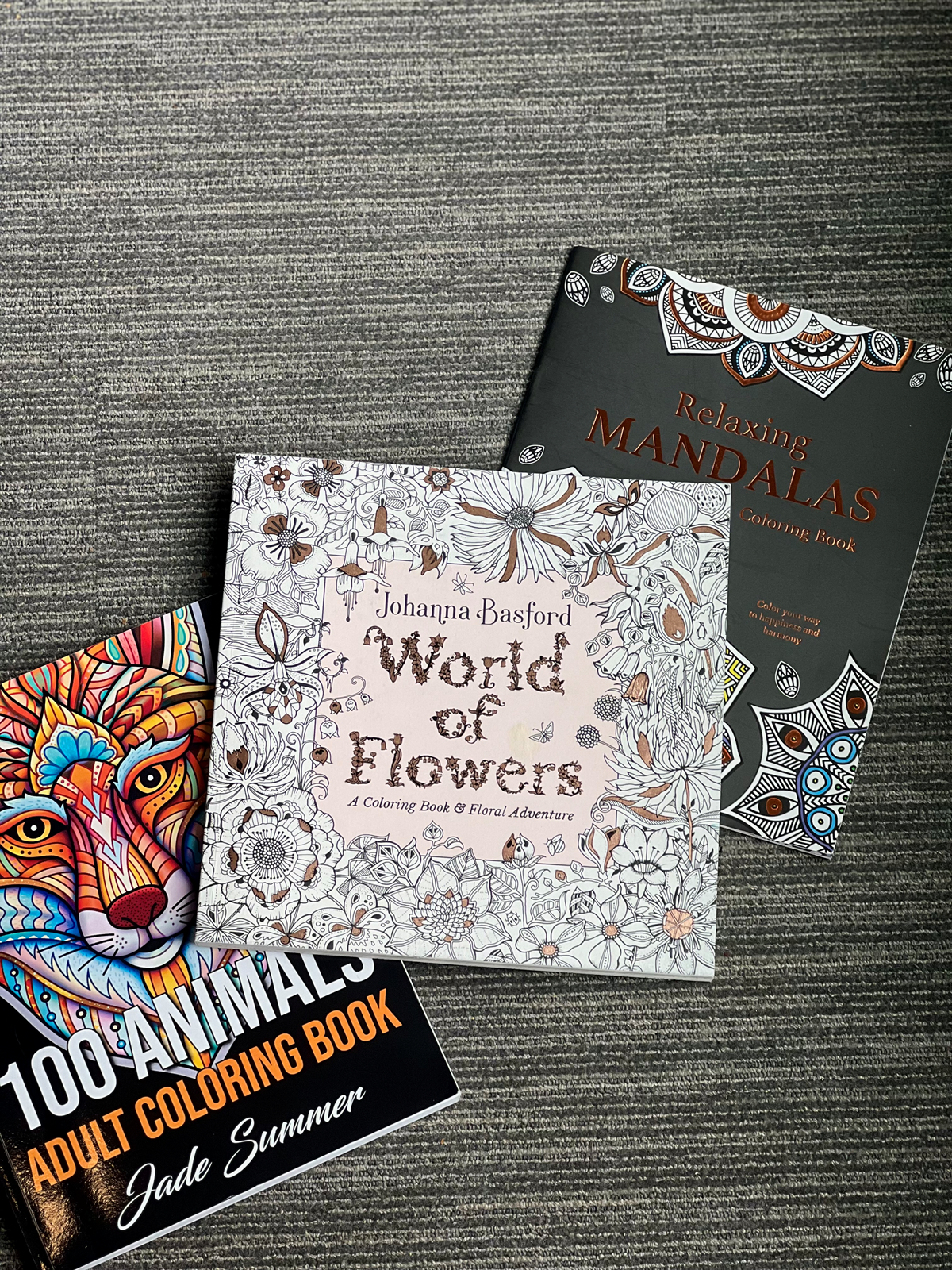 World of Flowers, Relaxing Mandalas, 100 Animals Adult Coloring Book (Coloring Books).