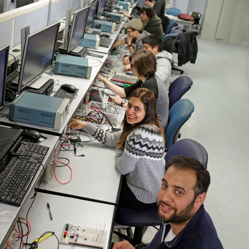 Group of Electrical Engineering students in the lab on computers