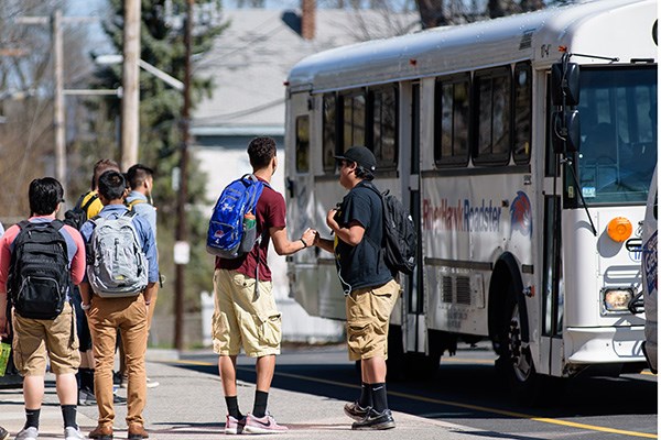 Students exiting bus