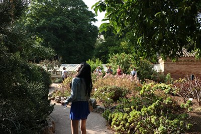 Study abroad student enjoys a garden in Valencia